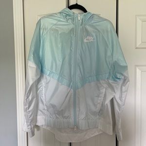 Nike lightweight windbreaker